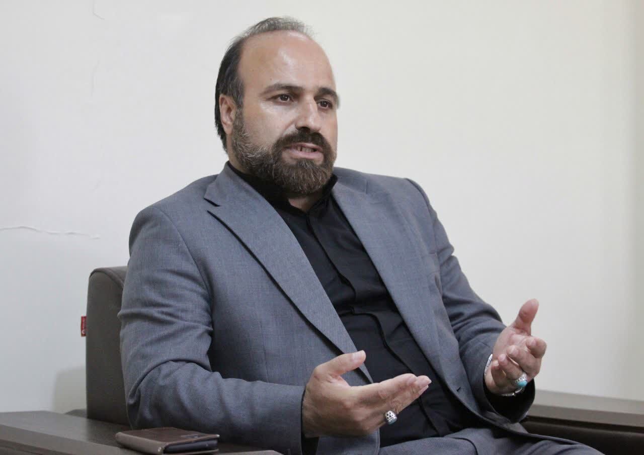  کری دردسرساز خرم آبادی ها؛ اعتراض شدید هواداران استقلال به شهردار + عکس