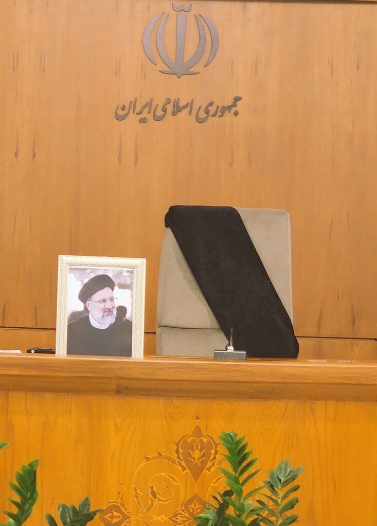 پیام وزیر اقتصاد با یک عکس خاص