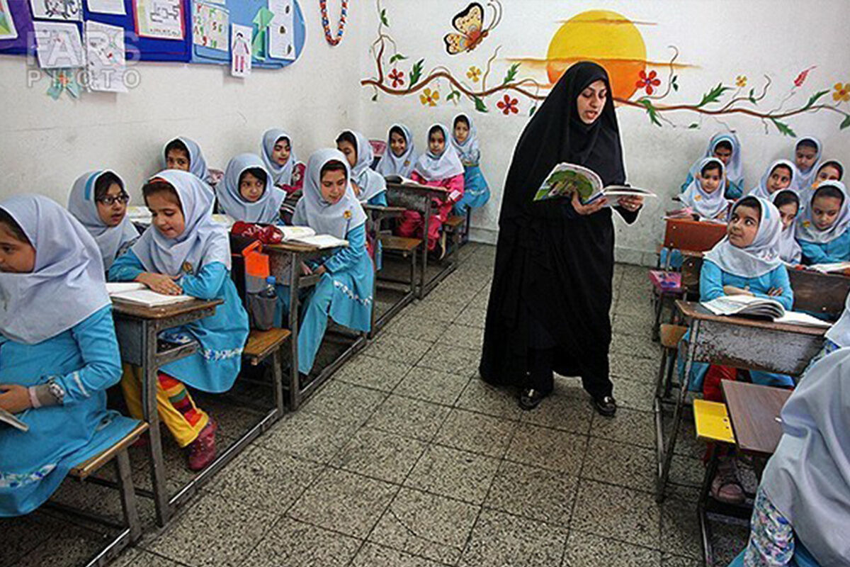 حقوق این ماه معلمان هم با تاخیر پرداخت می شود؟ 