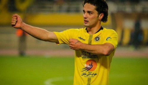 نه پرسپولیس نه تیم قطری، نورافکن در اصفهان می‌ماند