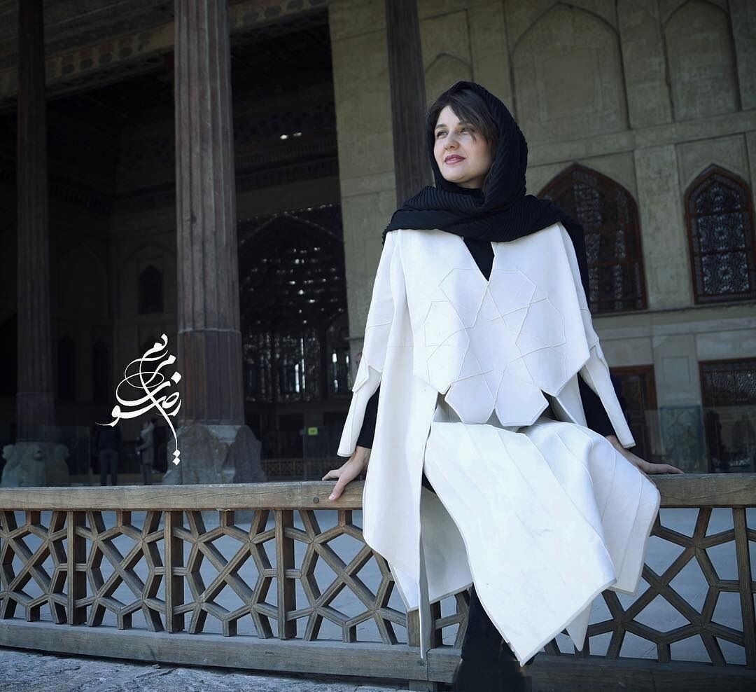  گلوریا هاردی در حرم امام رضا (ع)/ عکس