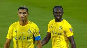 اخراج ناجوانمردانه سادیو مانه از زمین به دلیل خطا بر روی دروازه‌بان الاتحاد (النصر 1-1 الاتحاد)