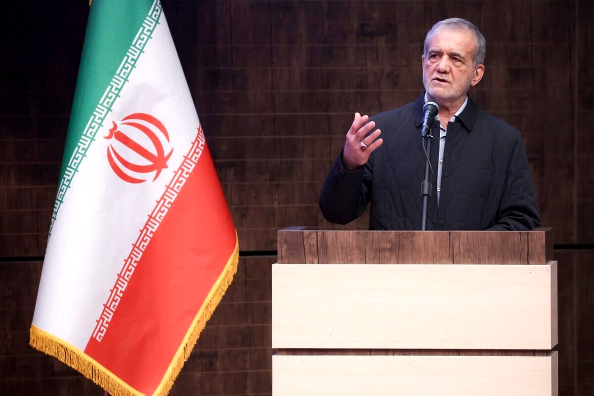 پزشکیان:مصمم به توسعه شبکه حمل و نقل کشور هستیم