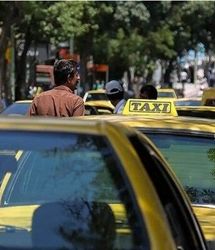 سهمیه بنزین تاکسی‌ها کاهش نمی‌یابد. تاکسی ها حق افزایش کرایه را ندارند