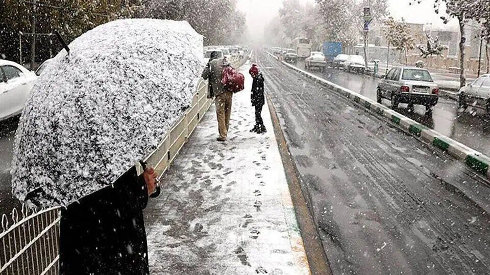برف و یخبندان به تهران رسید