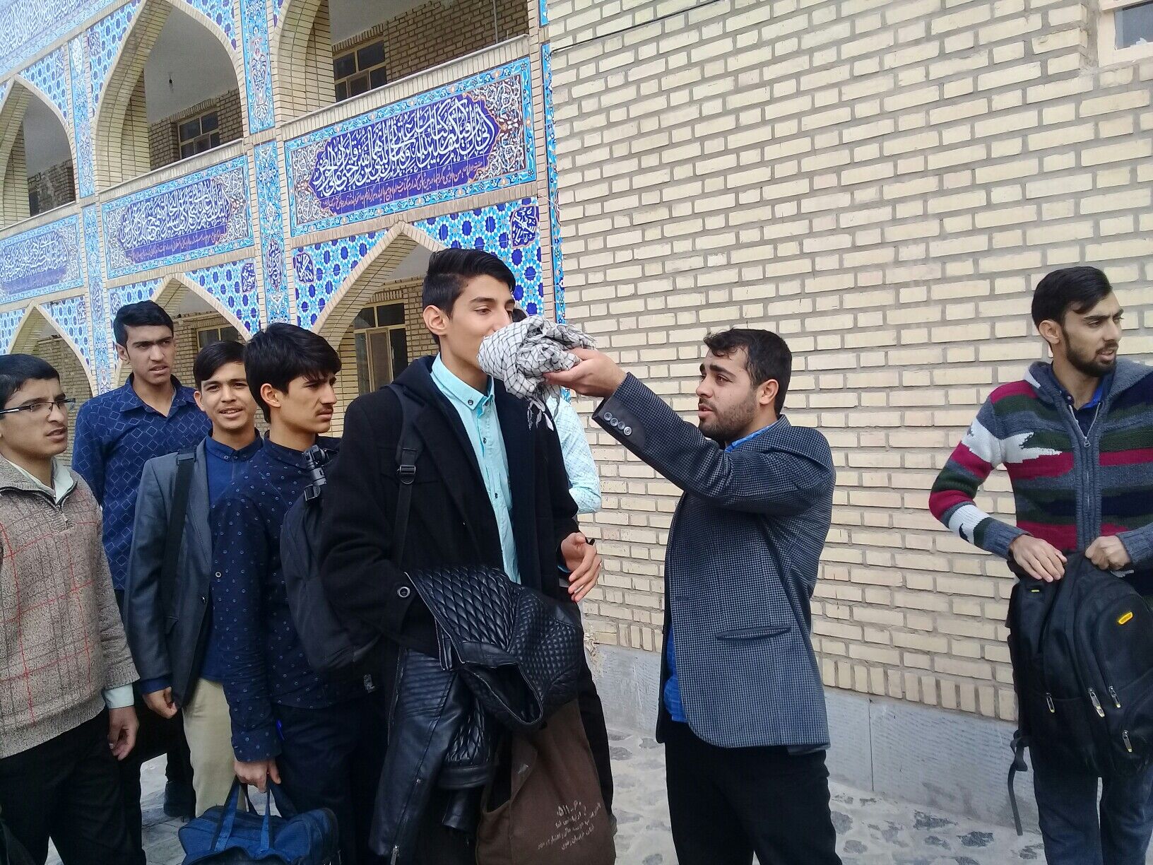 پیشنهاد روزنامه جمهوری اسلامی به دولت: بودجه حوزه‌های علمیه را قطع کنید