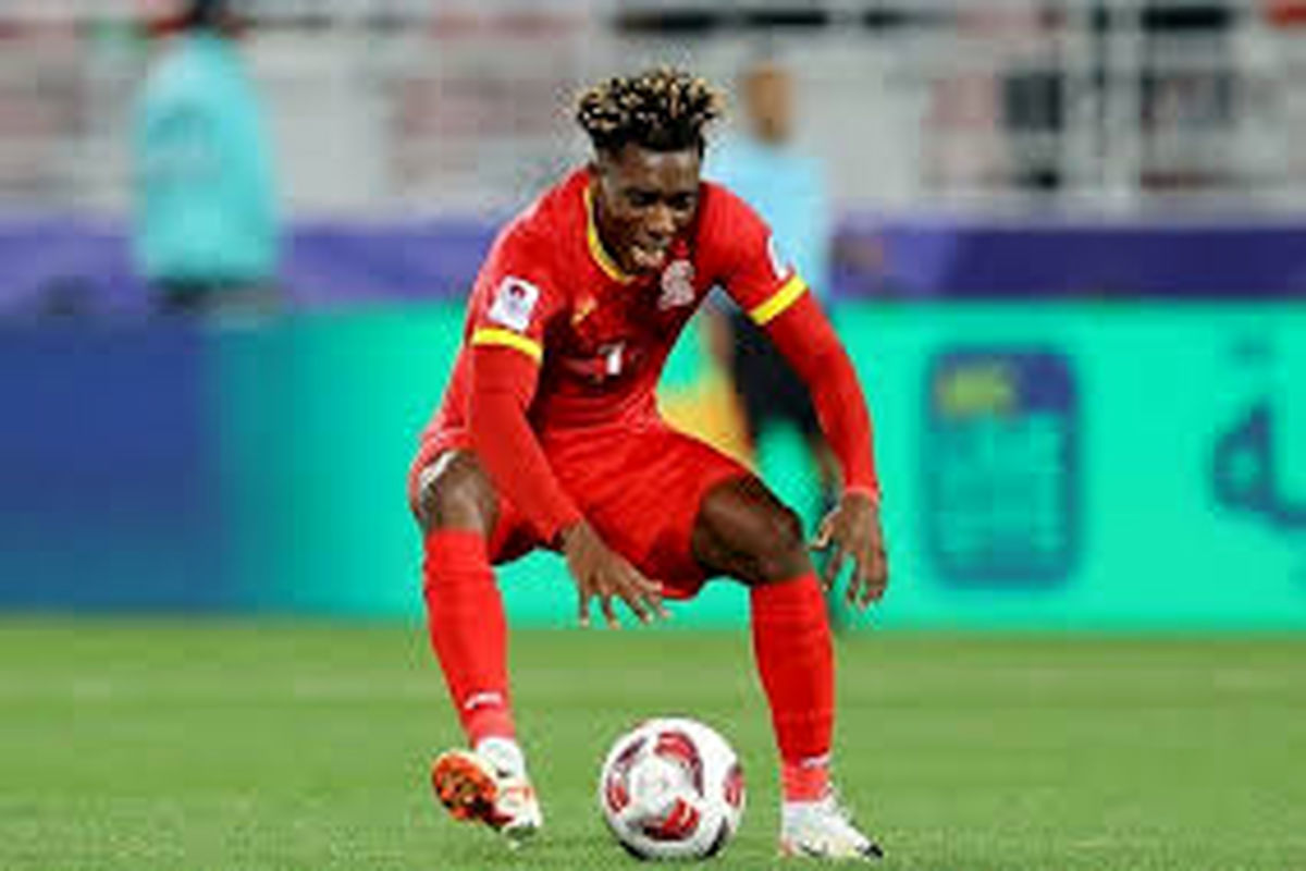 سنگ استقلال پیش پای یک مهاجم خارجی