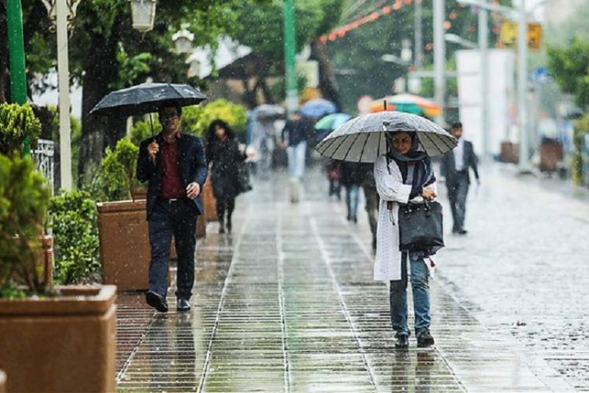 مرد این مناطق کشور چتر به دست باشند!