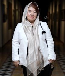 تهمینه میلانی و پوران درخشنده  در مراسم زندهیاد ناصر تقوایی/ عکس