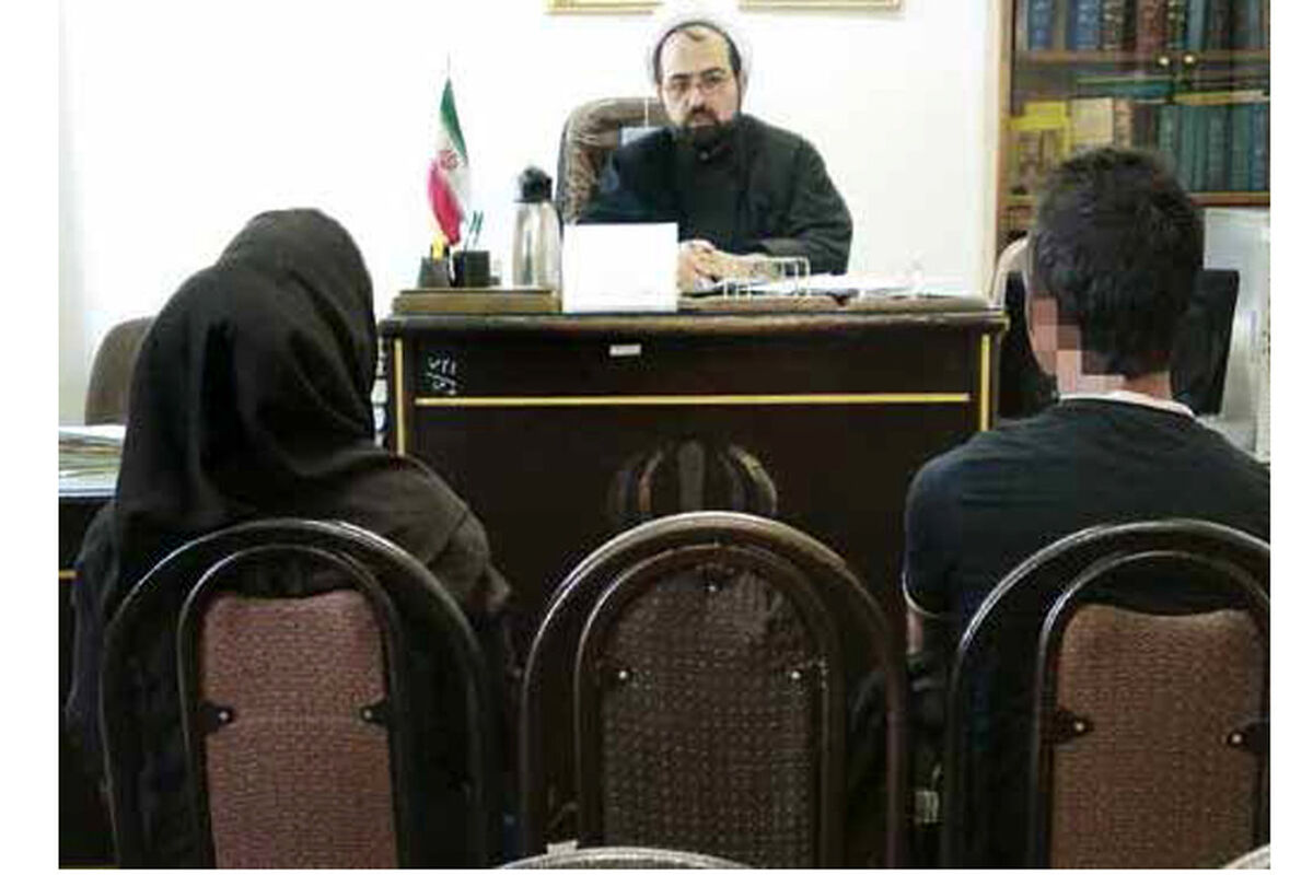 شوهرم اجازه نمی‌دهد لباس انتخاب کنم طلاقم را بدهید!