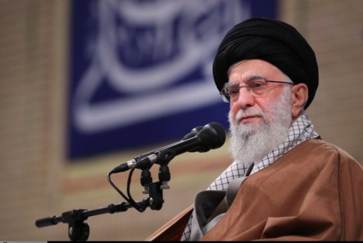  دیدار رهبر انقلاب با جمعی از تولیدکنندگان و فعالان اقتصادی کشور