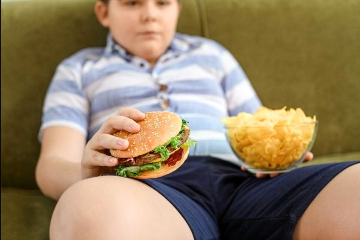 اثرات مخرب چاقی در دوران کودکی را بشناسید