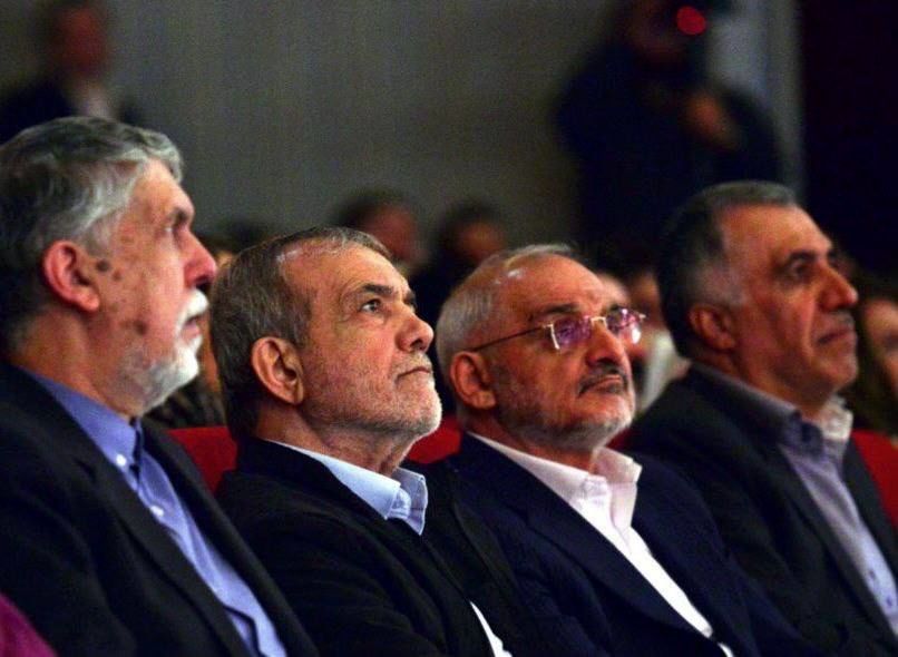 حضور پزشکیان در کنسرت موسیقی «منظومه سیمرغ» به رهبری فرهاد فخرالدینی