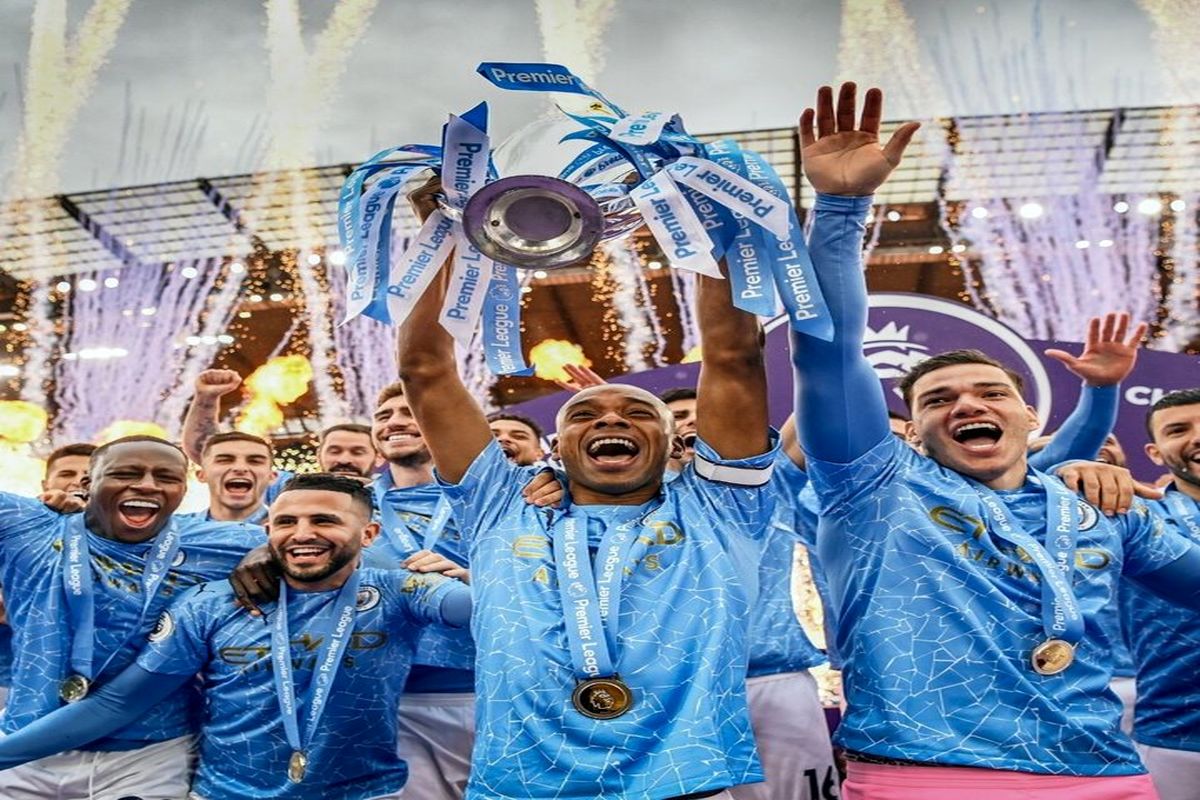 کاپیتان من‌سیتی از فوتبال خداحافظی کرد