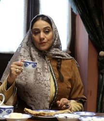 شبنم مقدمی خودش را بغل کرد/ عکس