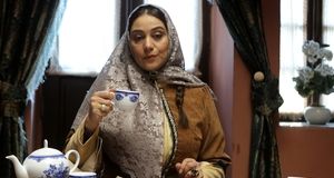 شبنم مقدمی خودش را بغل کرد/ عکس