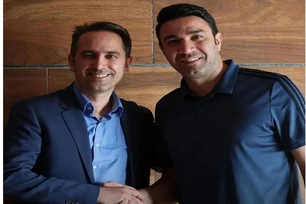 لج و لجبازی نکونام و خطیر؛ هواداران استقلال به جواد حمله کردند