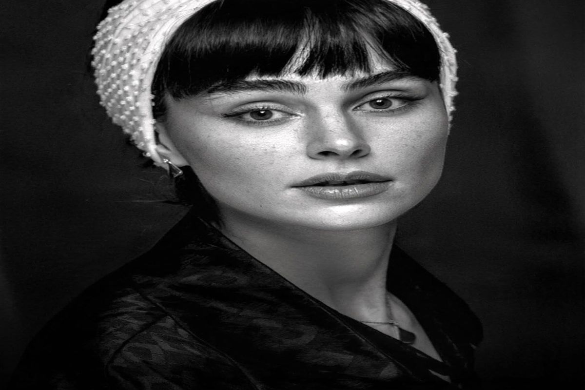 استایل پاییزی لاله مرزبان در آسانسور/ عکس