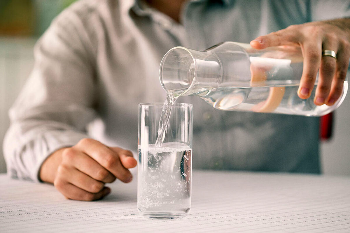 معجزه شگفت‌انگیز افزودن این ادویه به آب | چطور بدنمان در سرما کم آب نشود؟