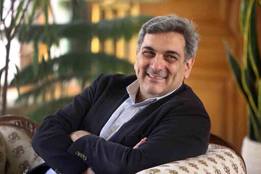 شهردار سابق تهران موبایل گمشده را به صاحبش برگرداند+ عکس
