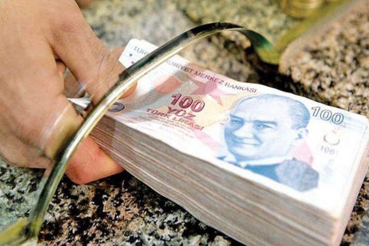 هجوم مردم ترکیه برای فروش لیر 
