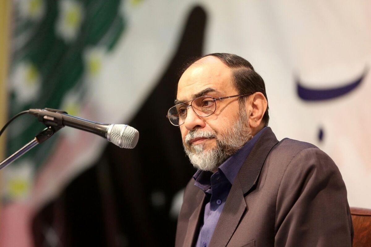 رحیم‌پور ازغدی: با زنان زیبایی که اهل فرزندآوری نیستند ازدواج نکنید / اینکه می‌گویند بچه نیاورید الا اینکه بدانید درست تربیت می‌شود، اشتباه است / کشورهای اروپایی بقیه ملت‌ها را به قطع نسل تشویق می‌کنند؛ می‌گویند دختر زیر ۱۸ سال کودک است

