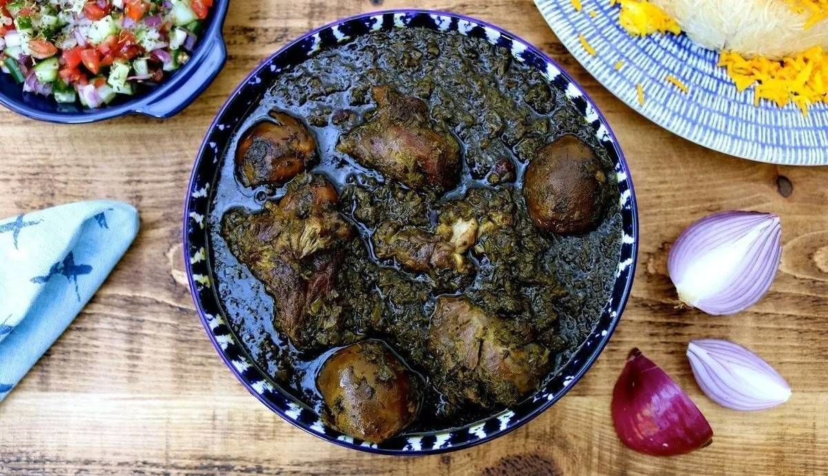 طرز تهیه شوید قورمه گیلانی، غذایی اصیل با طعمی فراموش‌نشدنی!