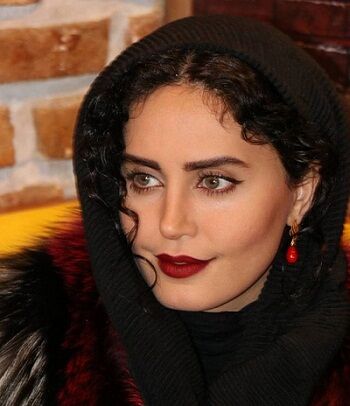 تیپ جنجالی الناز شاکردوست در جشن عروسی محمدرضا گلزار/ تصاویر لو رفته با این جنتلمن