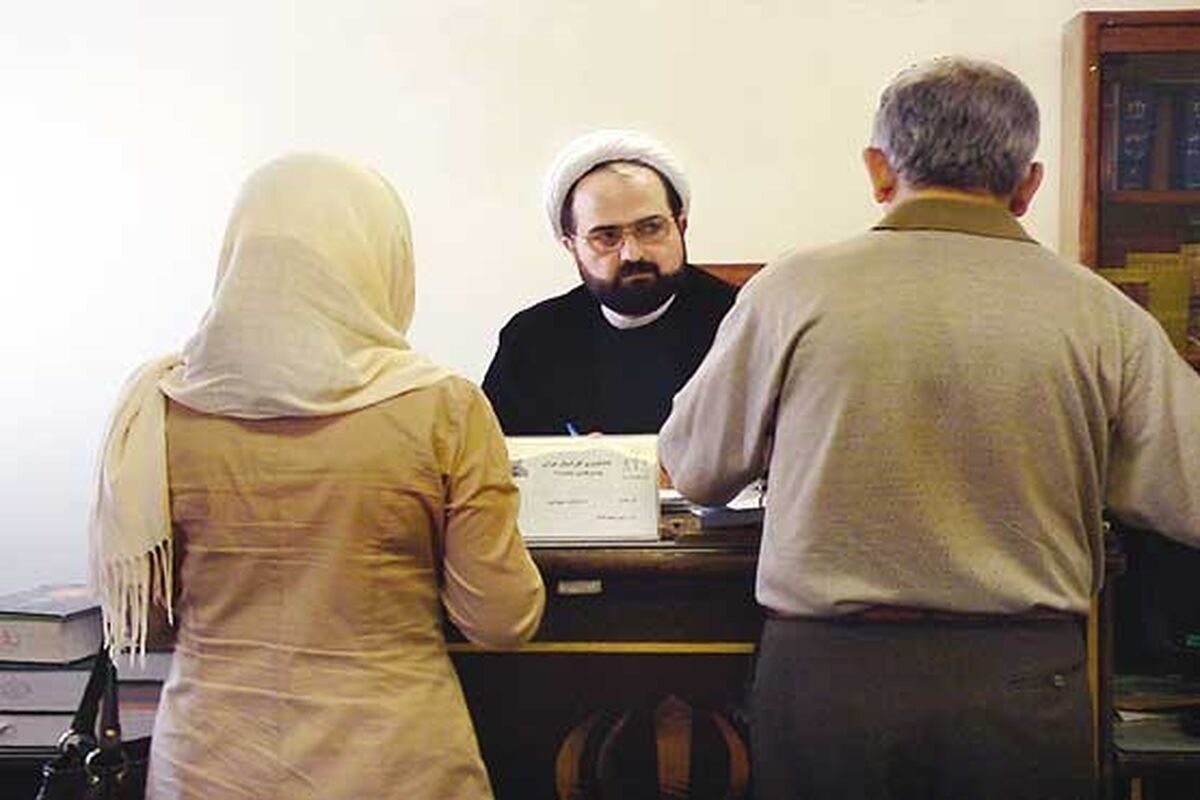  حمام بود که تصاویر شرم آوری درتلفن همراهش دیدم ...