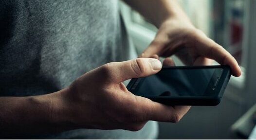 اپلیکیشن‌های همراه‌‌بانک آیفون از دسترس خارج شد