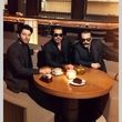 مشاهده لباس و چهره متفاوت بازیگران بامداد خمار پشت میز+عکس