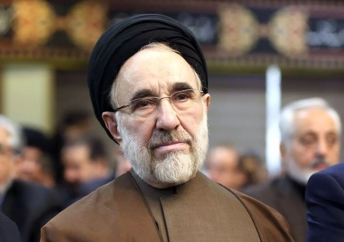 عکس کمتر دیده شده از خاتمی و رئیس جمهور در اتاق عمل

