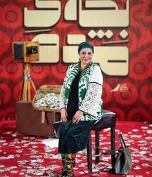 زهرا داوودنژاد با کت گلدوزی‌شده و بوت‌های طرح‌دار