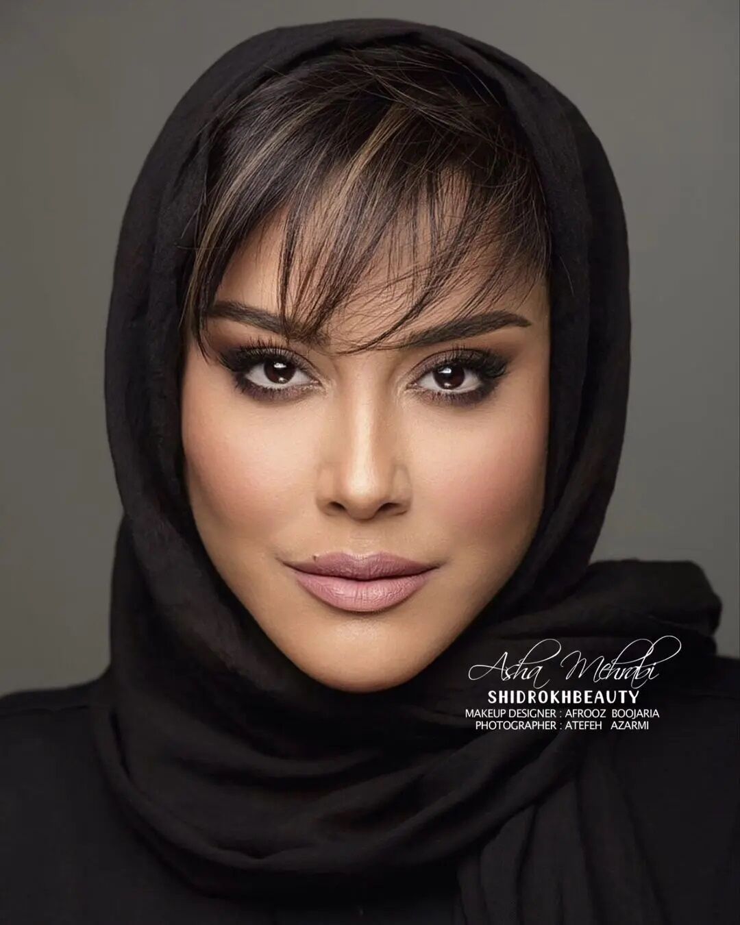 آشا محرابی در منزل عمو پورنگ و مادرش/ عکس
