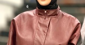 سارا والیانی با استایل چرم قرمز جلب توجه کرد