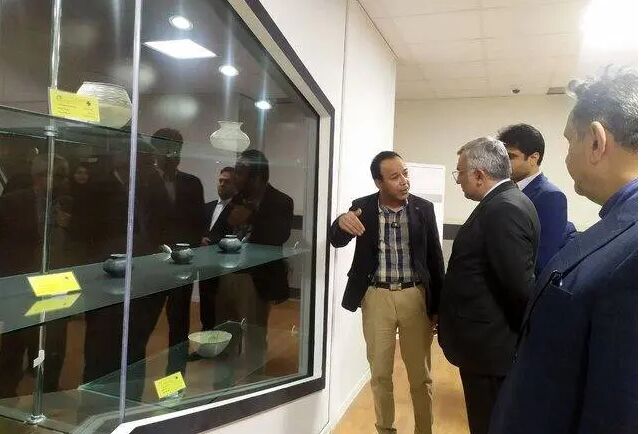 معاون عراقچی از محوطه باستانی شهر سوخته بازدید کرد