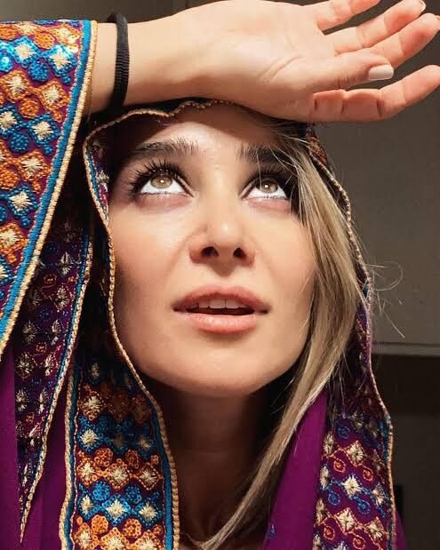  استایل کنار آبی الناز حبیبی با لاکچری بازی تمام!/ عکس