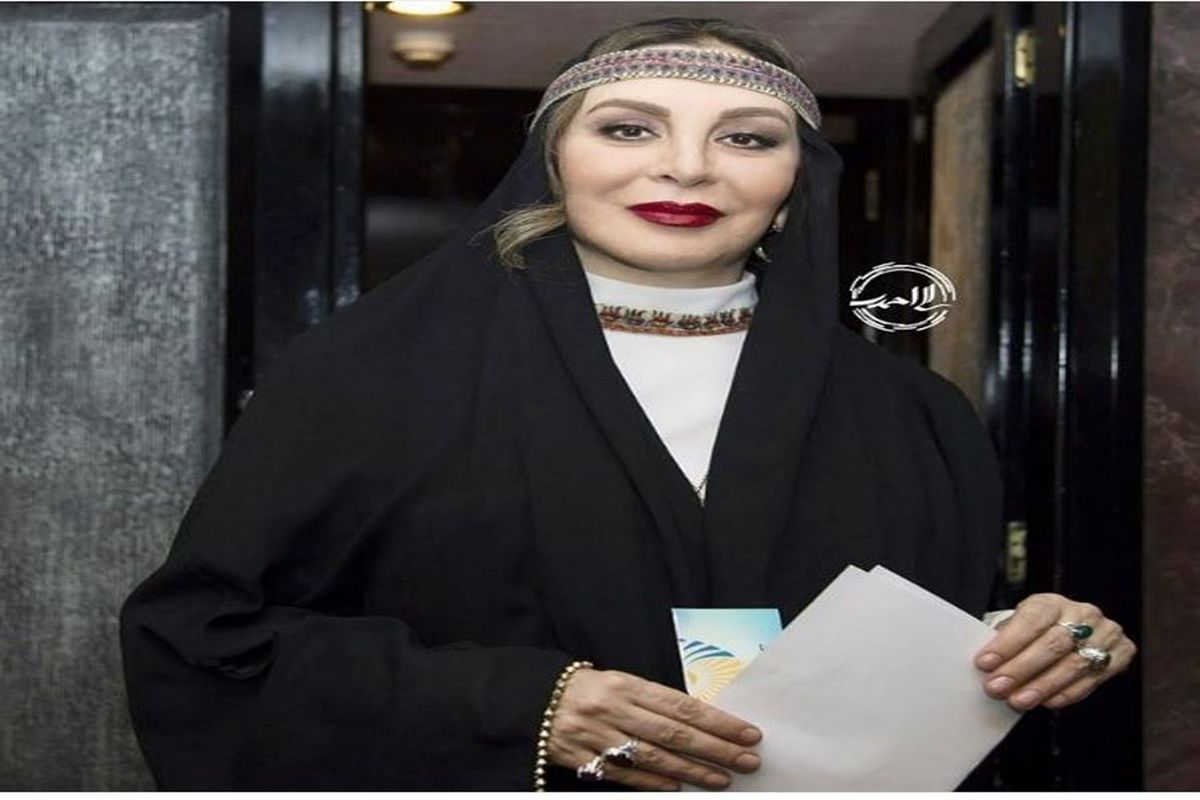   افسانه بایگان با حجاب زیبا در خارج از کشور/ عکس