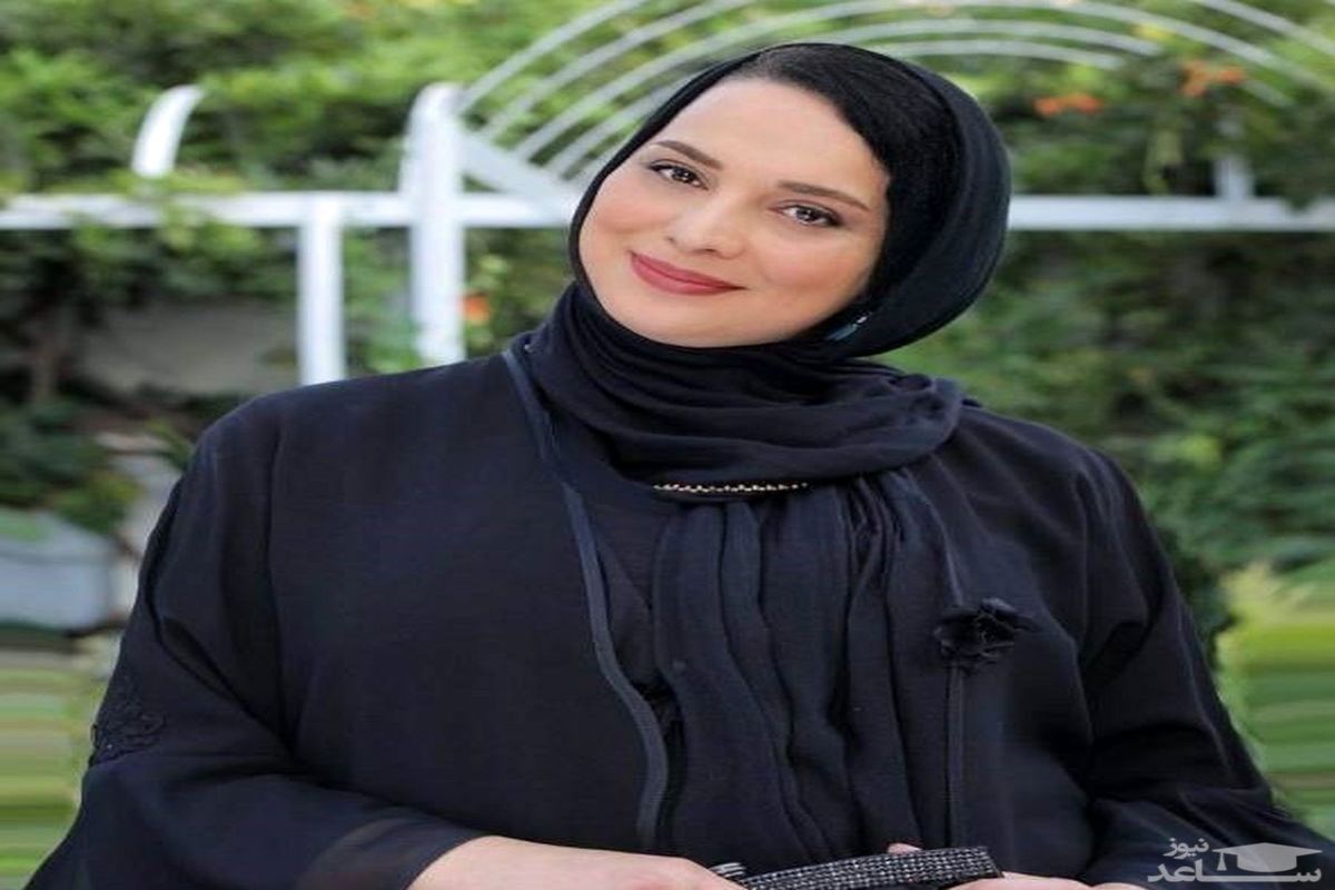 ژست‌های جذابِ روشنک عجمیان در یک کافه/ فیلم