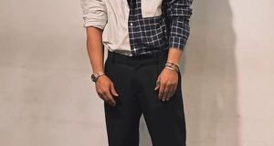 معین زد بدن عضلانی خود را به رخ کشید