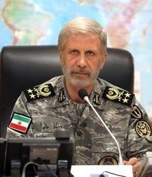 فرمانده کل ارتش: دشمن را زیر نظر داریم و با هر کار اشتباه او به شدت برخورد خواهیم کرد
