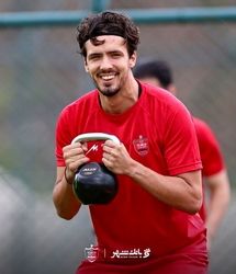 خرید جدید پرسپولیس، پیراهن سرخ را به تن کرد