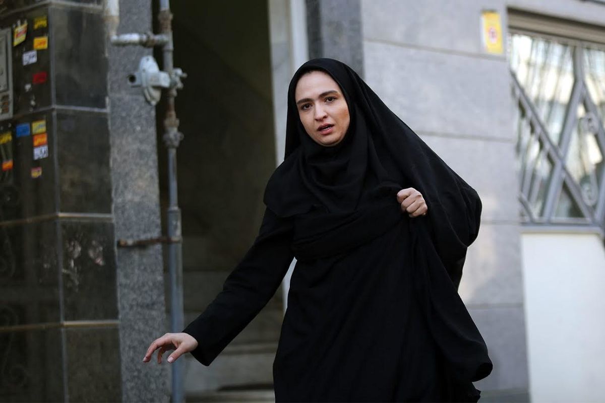 درخشش گلاره عباسی با "آبی ایرانی"؛ بازگشت یک رنگ اصیل به کانون توجه!