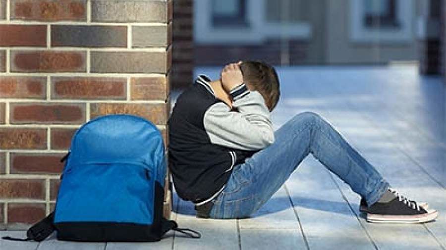 دانش آموز دیگری خود را حلق آویز کرد /علت این همه خودکشی بین دانش آموزان چیست؟