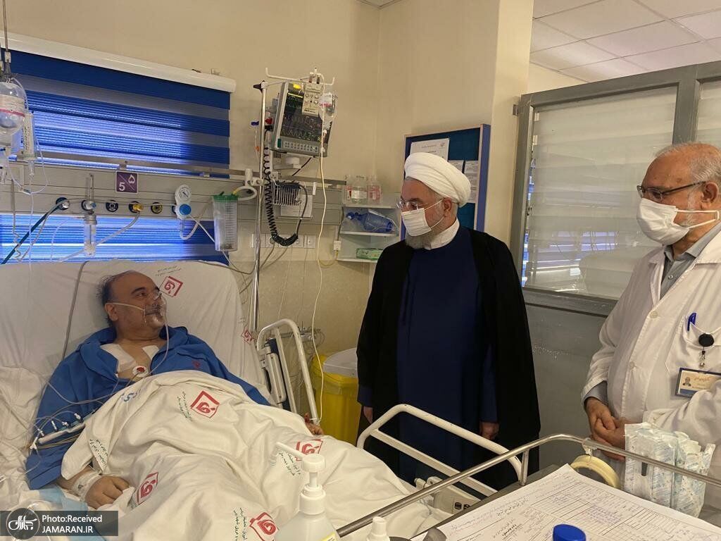 عیادت حسن روحانی از مسعود سلطانی فر که در بیمارستان بستری شده است