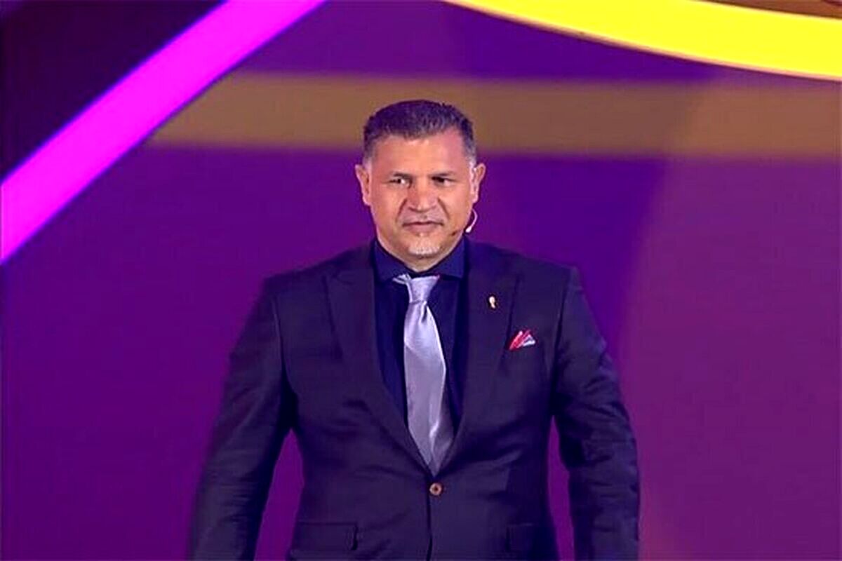 ببینید نمایی از خانه مادری علی دایی؛ قاب بزرگ نورا روی دیوار!