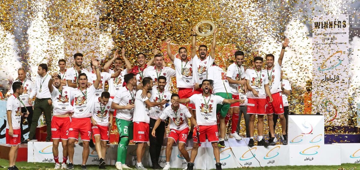 خانم بازیگر با پوشیدن لباس قهرمانی پرسپولیس ترکاند