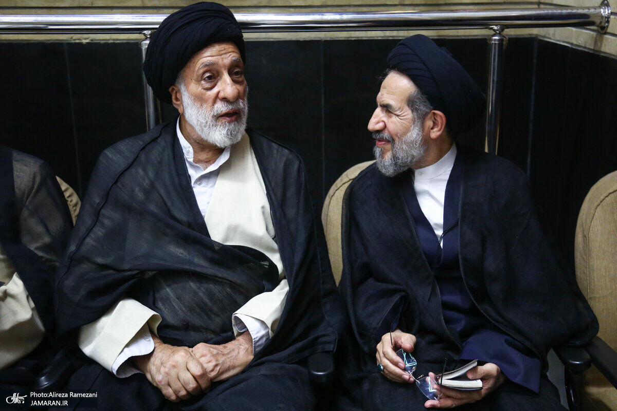 عکسی کمتر دیده  شده از برادر رهبر انقلاب و امام جمعه تهران 

