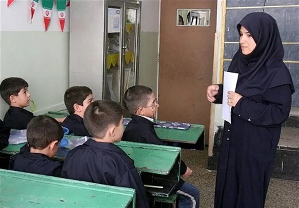 زمان واریز حقوق اسفند معلمان و فرهنگیان مشخص شد
