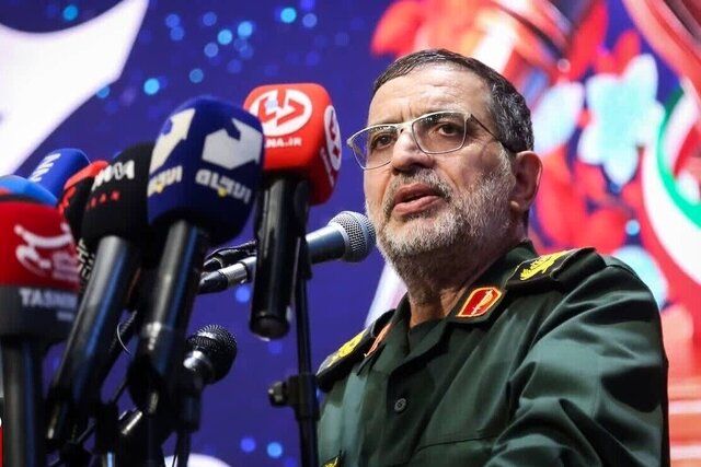  دشمن می‌کوشد امید را در جامعه تضعیف کند